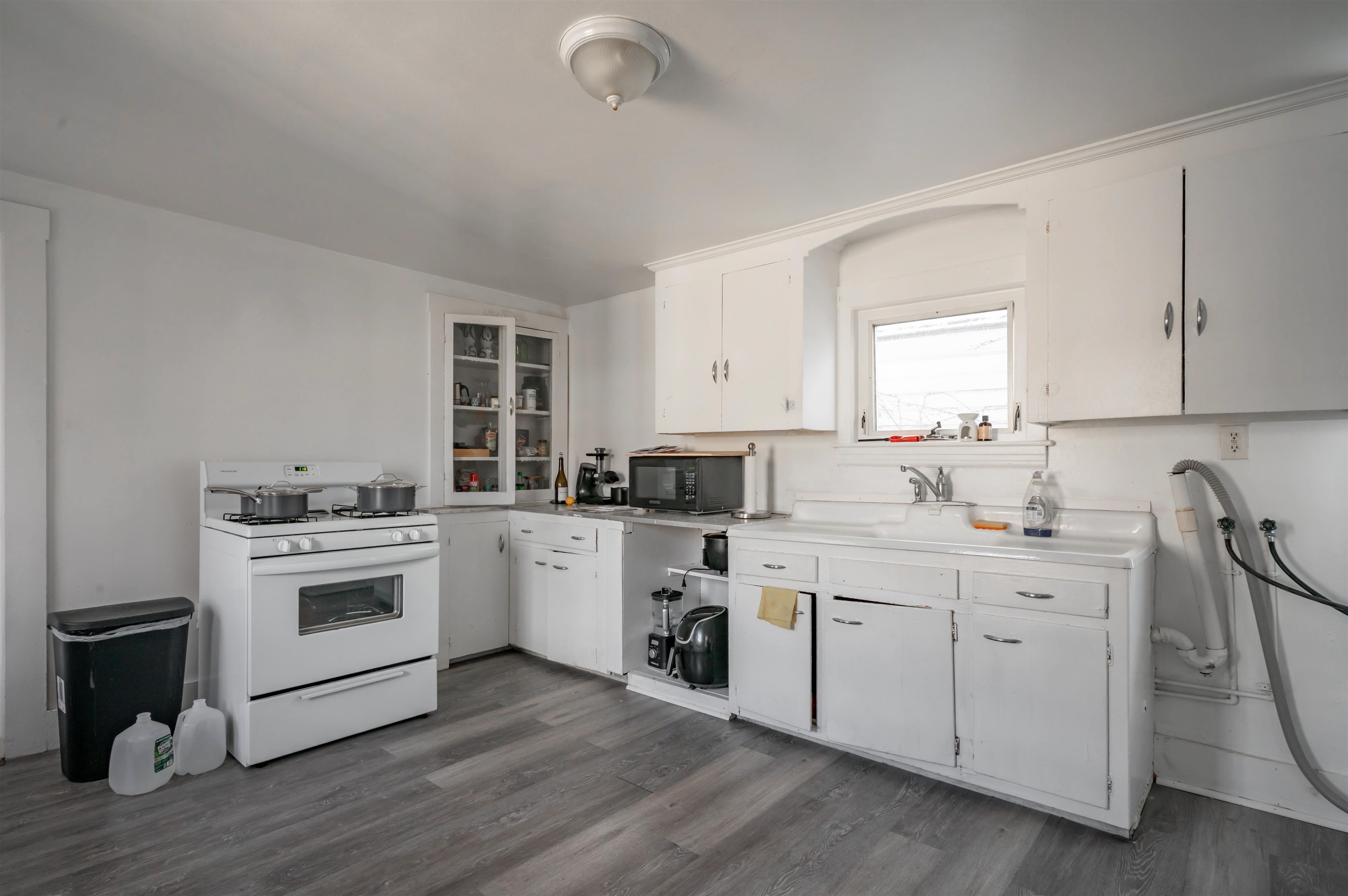 14 Pleasant Street Nashua, NH 03060 - Photo 19 of 32