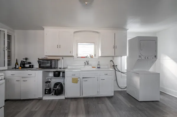 $415,000 | 14 Pleasant Street, Nashua, NH 03060
