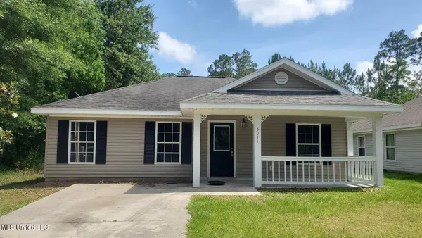 $1,350 | 6011 East Adams Street, Bay St. Louis, MS 39520