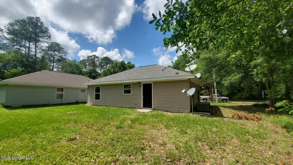 $1,350 | 6011 East Adams Street, Bay St. Louis, MS 39520