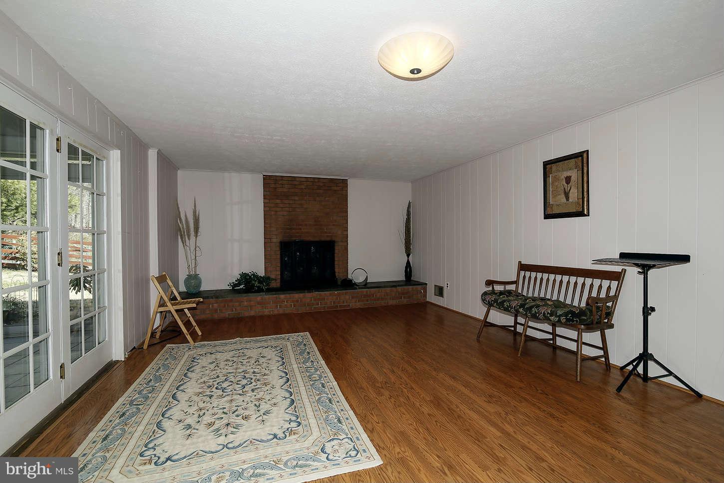 16604 Kipling Road Rockville, MD 20855 - Photo 9 of 29 Family Room