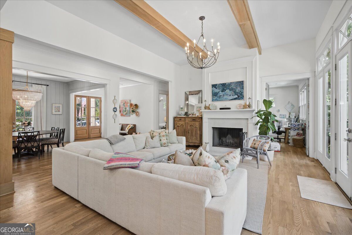 9948 Coleman Road Roswell, GA 30075 - Photo 11 of 49 Gallery Image 11