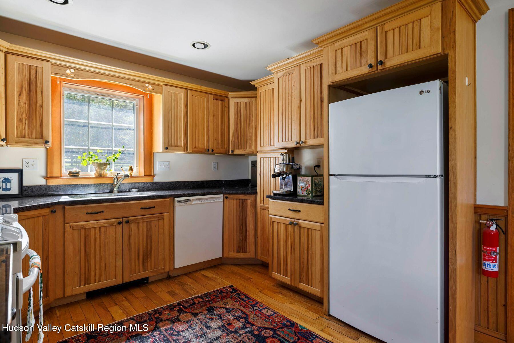452 Mountain Road Rosendale, NY 12472 - Photo 7 of 54 photo_online_017