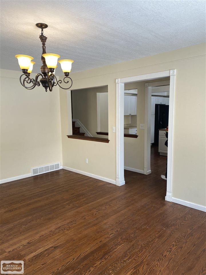 52076 Hayes Road Macomb, MI 48042 - Photo 6 of 28 50065470-5.JPG