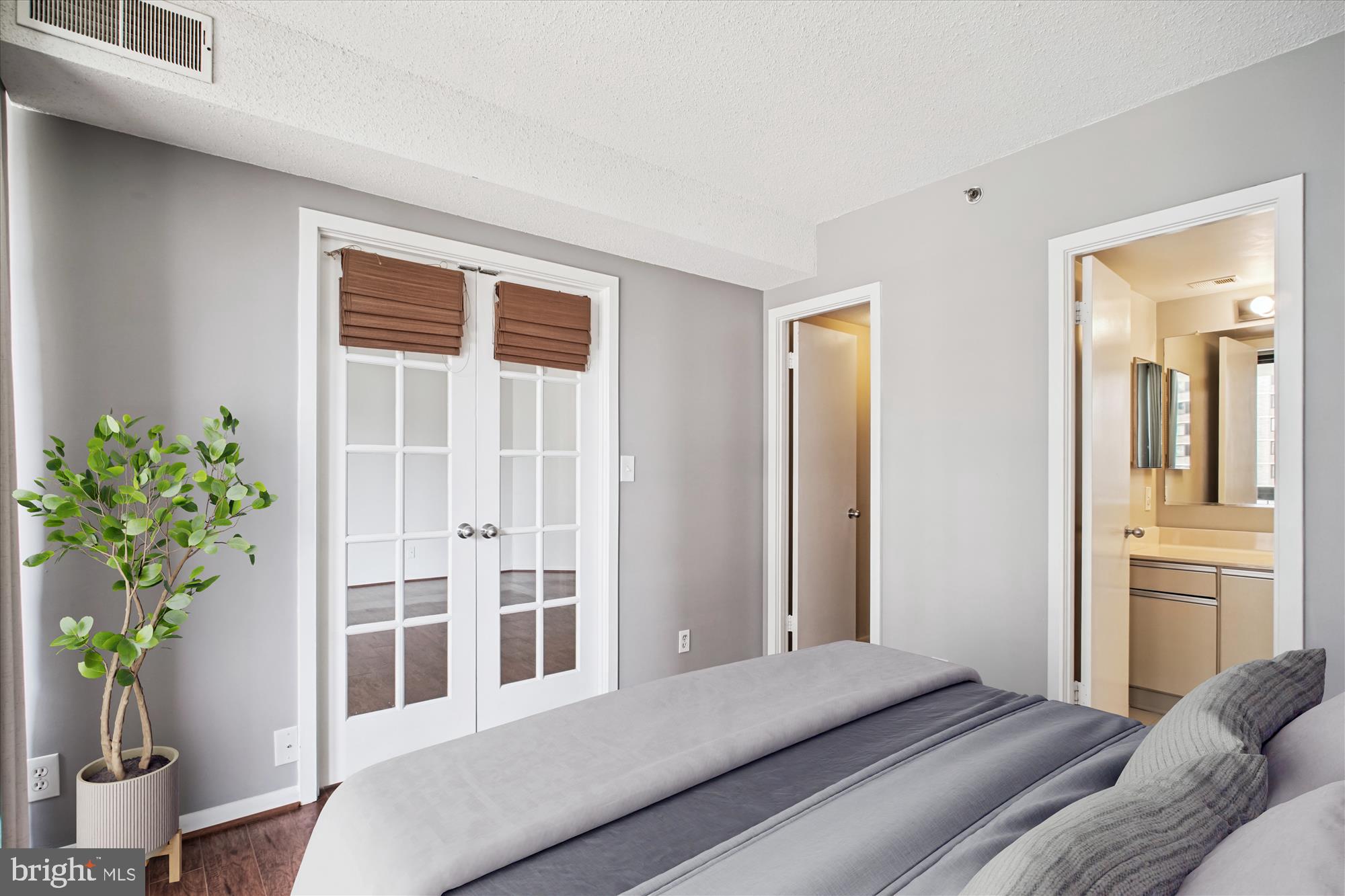 5505 Seminary Road, Unit 419N Falls Church, VA 22041 - Photo 13 of 35 Gallery Image 13