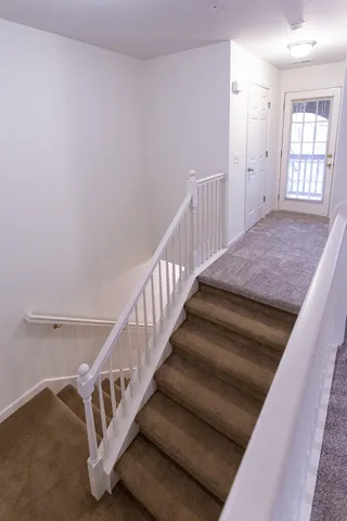 $2,350 | 28471 Carlton Way Drive, Unit 92, Novi, MI 48377