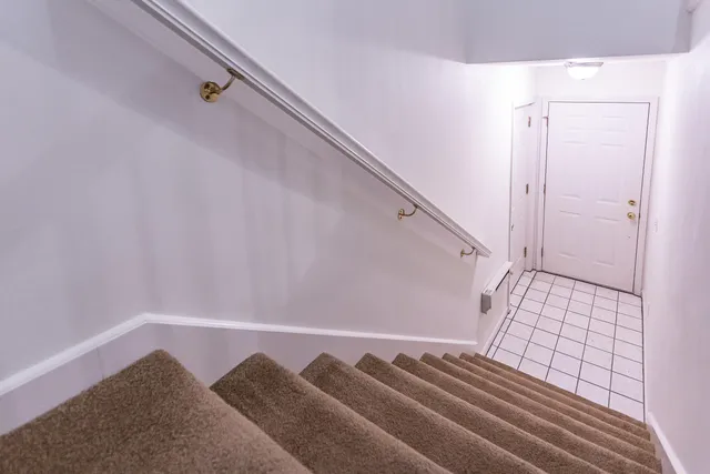 $2,350 | 28471 Carlton Way Drive, Unit 92, Novi, MI 48377