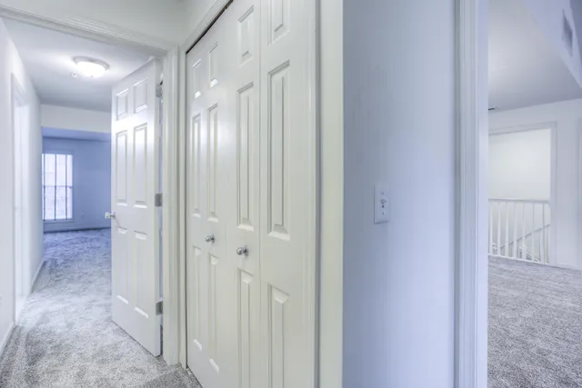 $2,350 | 28471 Carlton Way Drive, Unit 92, Novi, MI 48377