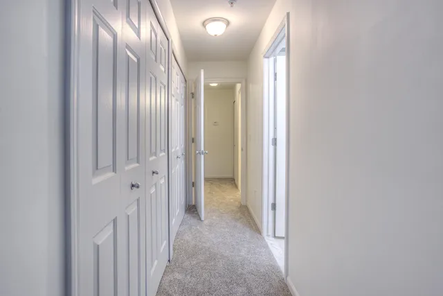 $2,350 | 28471 Carlton Way Drive, Unit 92, Novi, MI 48377