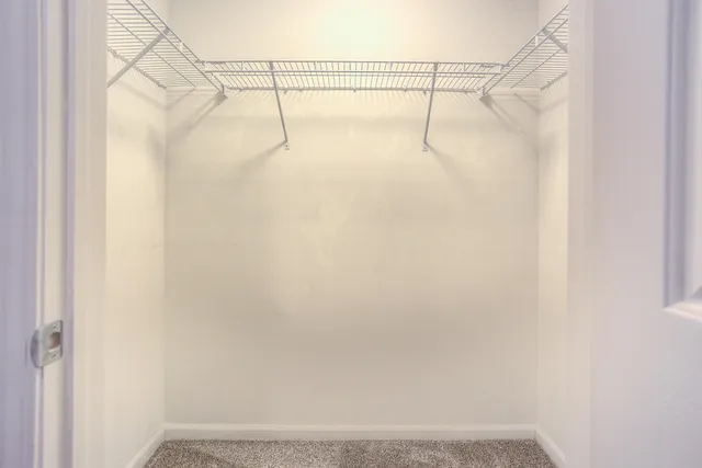 $2,350 | 28471 Carlton Way Drive, Unit 92, Novi, MI 48377