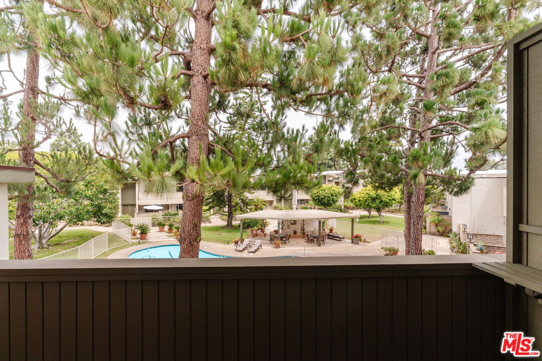 13210 Fiji Way, Unit M Marina del Rey, CA 90292 - Photo 13 of 23