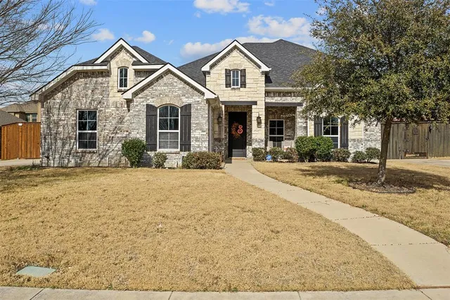 $430,000 | 211 Debbie Way, Red Oak, TX 75154