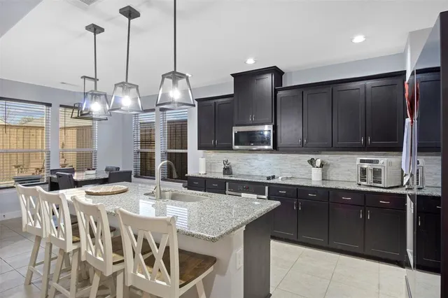 $430,000 | 211 Debbie Way, Red Oak, TX 75154