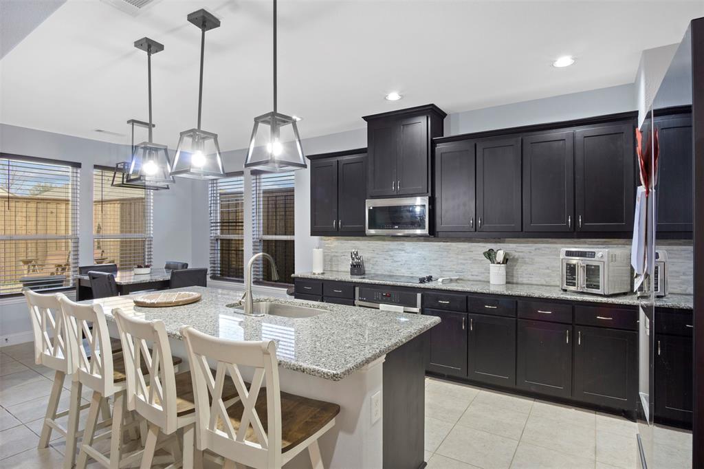 211 Debbie Way Red Oak, TX 75154 - Photo 11 of 39