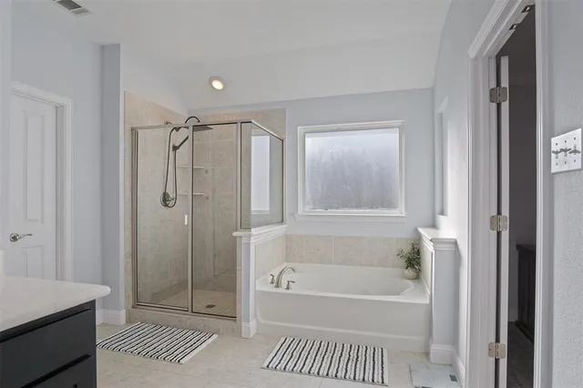 $430,000 | 211 Debbie Way, Red Oak, TX 75154