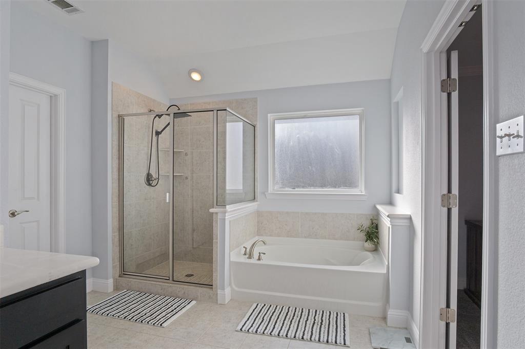 211 Debbie Way Red Oak, TX 75154 - Photo 17 of 39