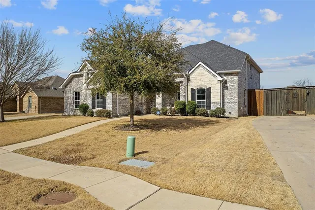$430,000 | 211 Debbie Way, Red Oak, TX 75154