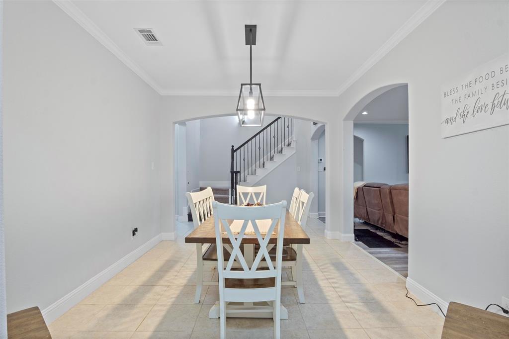 211 Debbie Way Red Oak, TX 75154 - Photo 7 of 39