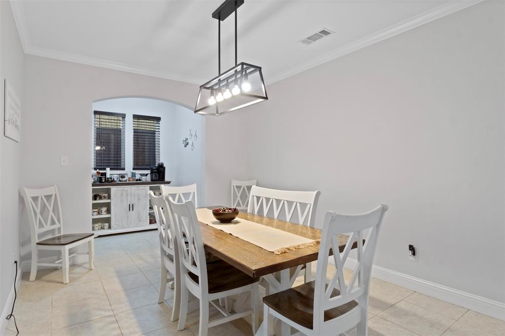 211 Debbie Way Red Oak, TX 75154 - Photo 8 of 39