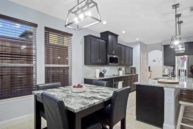 $430,000 | 211 Debbie Way, Red Oak, TX 75154