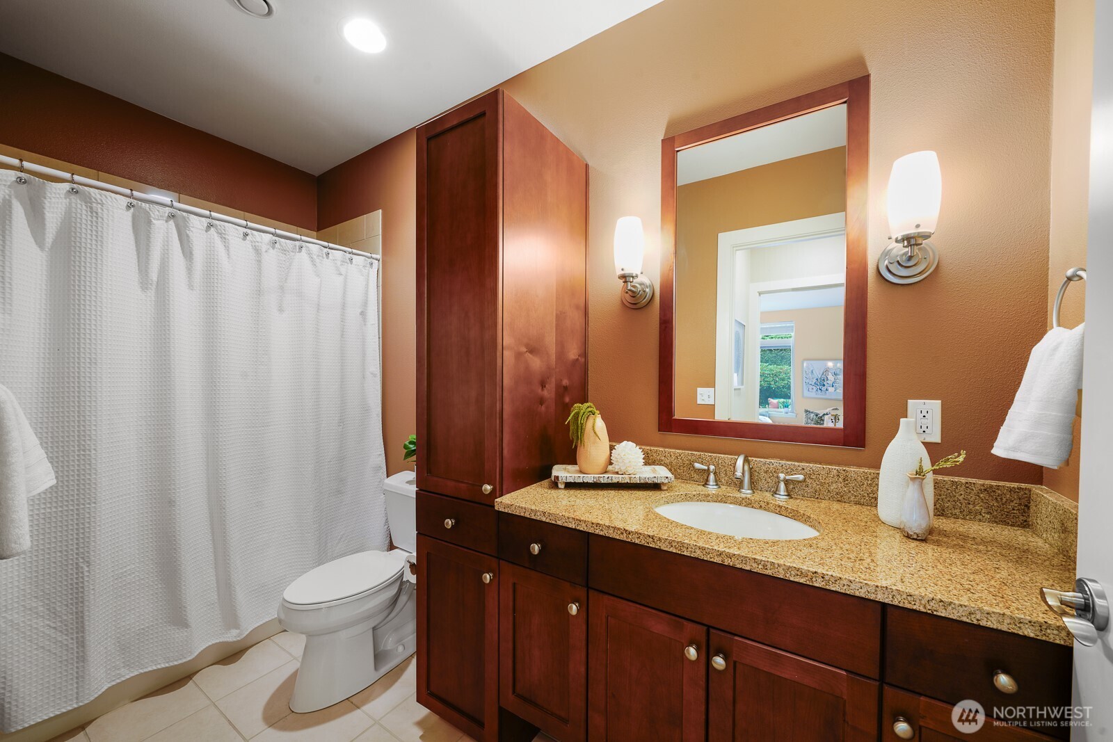 51 Pine Street, Unit 202 Edmonds, WA 98020 - Photo 13 of 31