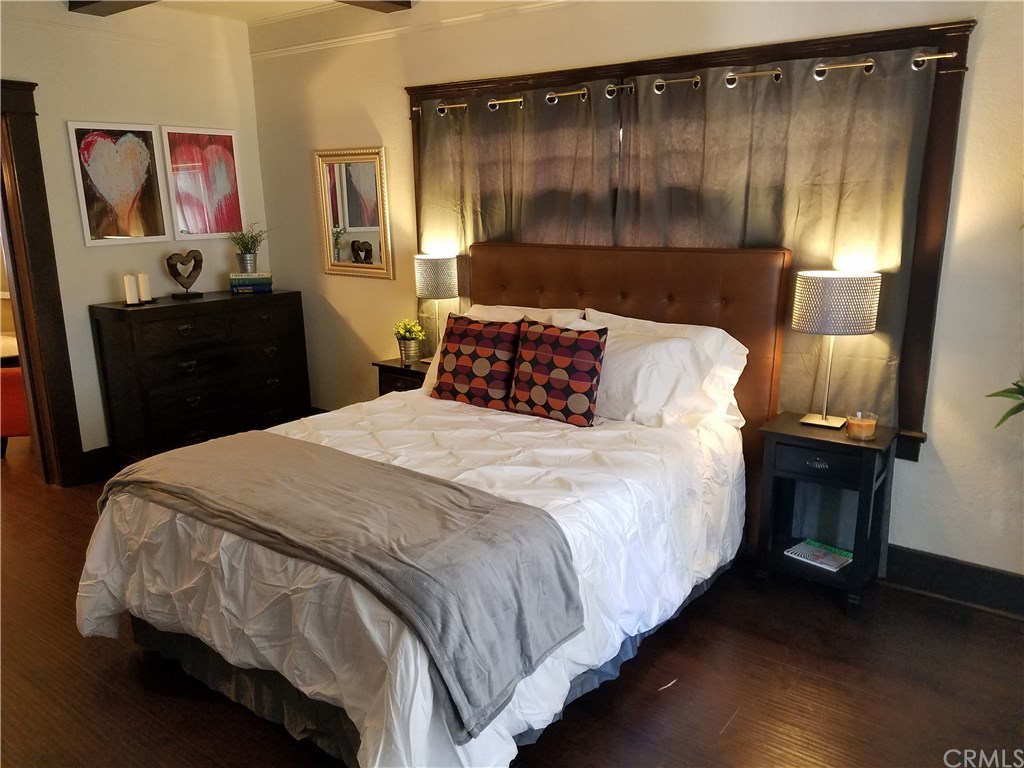 421 West 3rd Street Long Beach, CA 90802 - Photo 11 of 35 Top Floor 1 bedroom