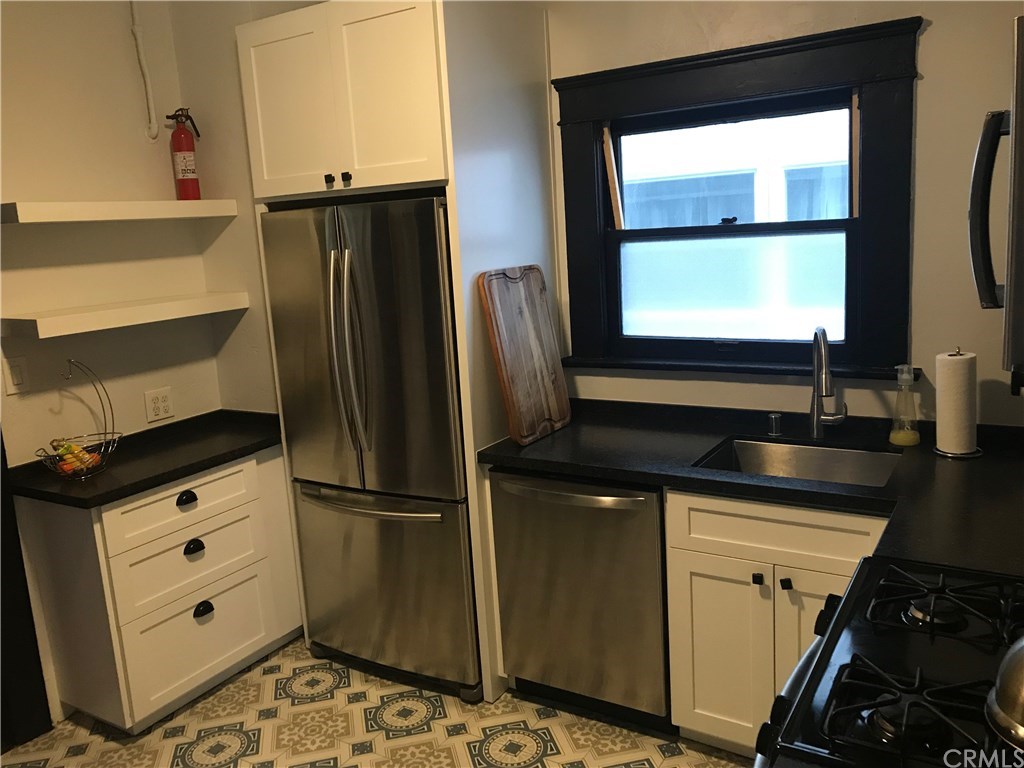 421 West 3rd Street Long Beach, CA 90802 - Photo 27 of 35