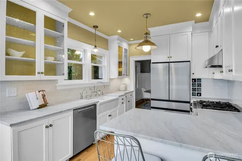 $1,995,000 | 110 Smith Street, Seattle, WA 98109
