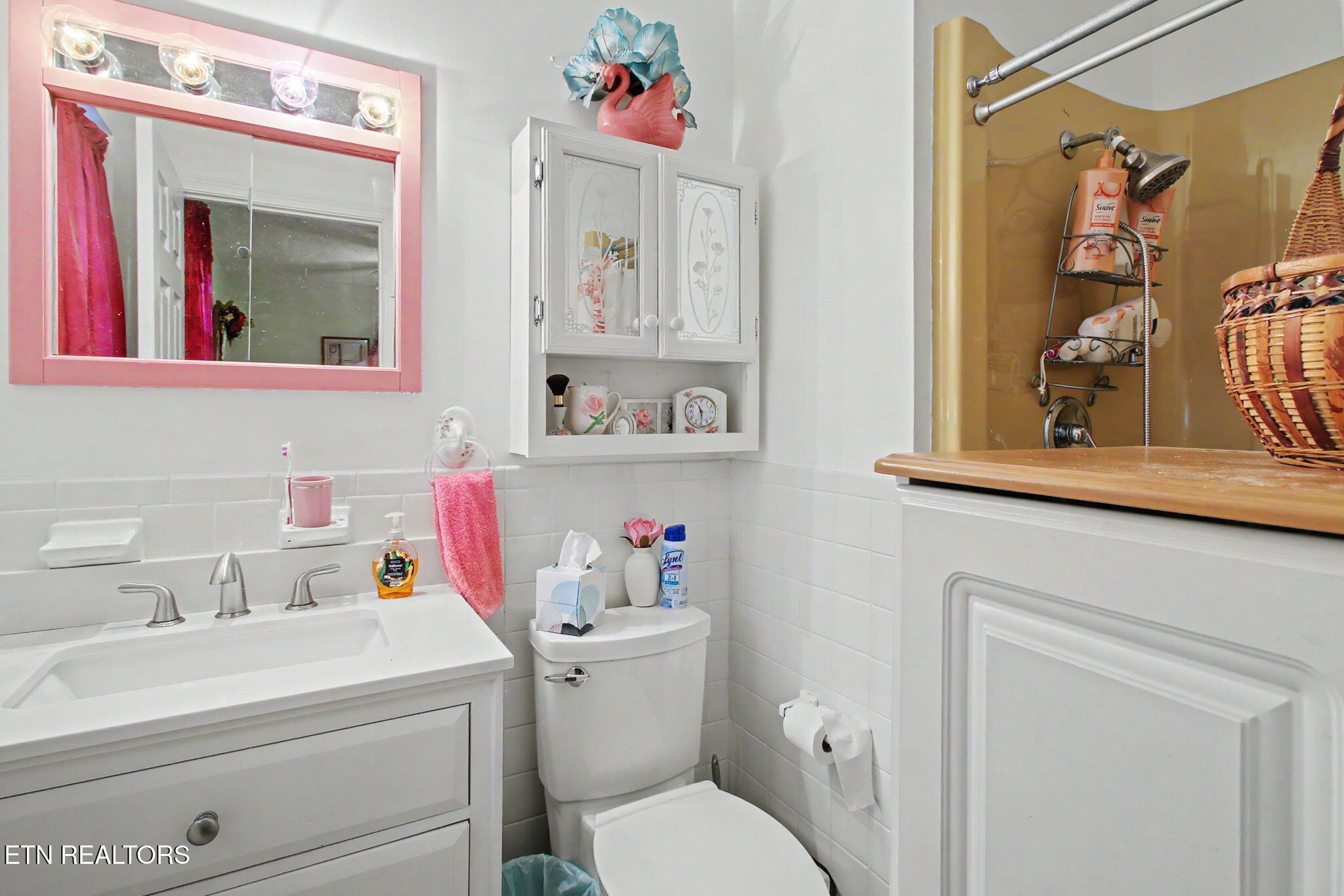 3726 Cherrylog Road Knoxville, TN 37921 - Photo 20 of 34 En Suite Bath