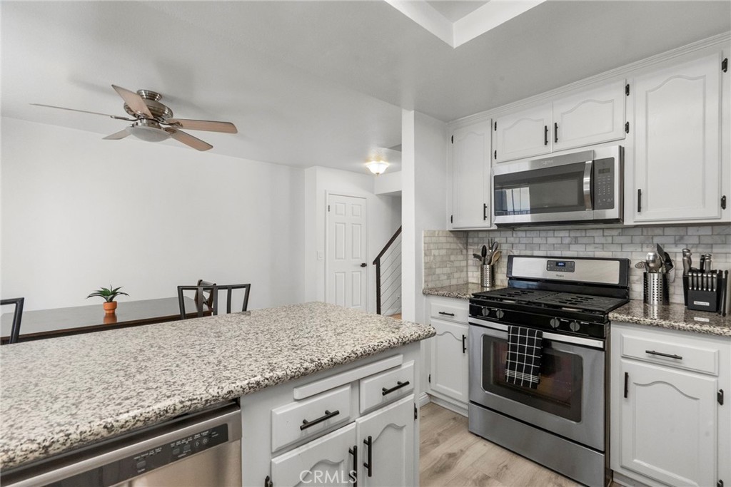 11274 Morrison Street, Unit 2 North Hollywood, CA 91601 - Photo 11 of 37 Kitchen with Stainless Steel Appliances