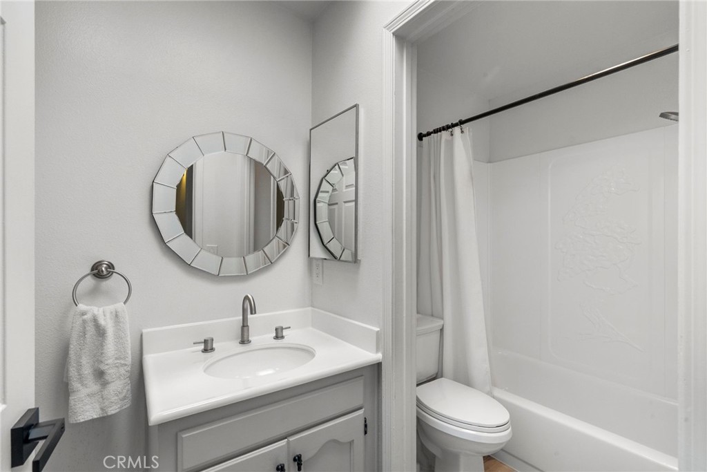 11274 Morrison Street, Unit 2 North Hollywood, CA 91601 - Photo 24 of 37 Bathroom 3 (In Upstairs Hallway with Laundry Area & Adjacent to Bedroom 2)