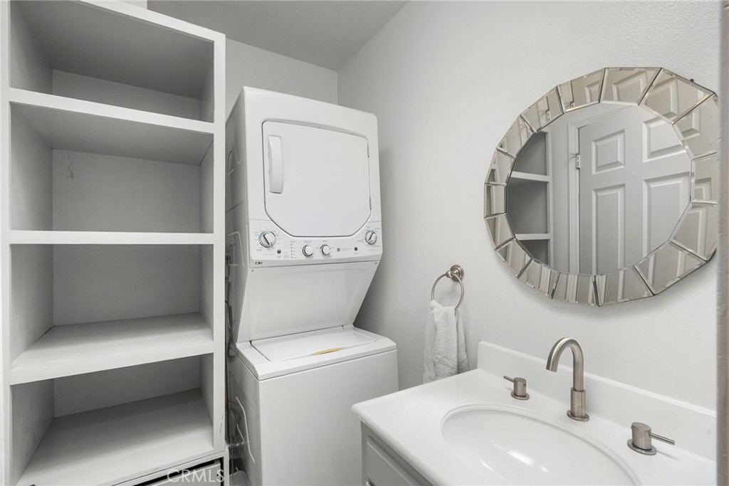 11274 Morrison Street, Unit 2 North Hollywood, CA 91601 - Photo 25 of 37 Bathroom 3 (In Upstairs Hallway with Laundry Area & Adjacent to Bedroom 2)