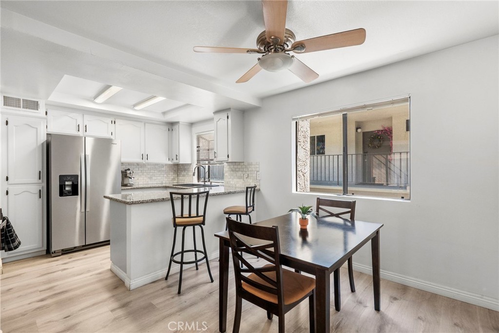 11274 Morrison Street, Unit 2 North Hollywood, CA 91601 - Photo 7 of 37 Dining Room