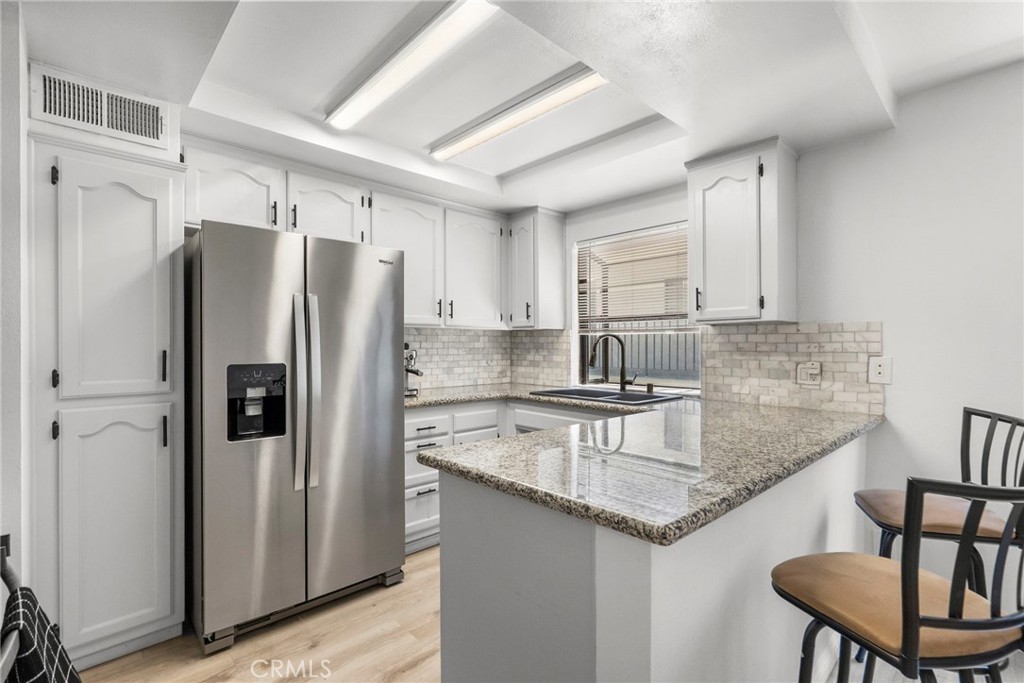 11274 Morrison Street, Unit 2 North Hollywood, CA 91601 - Photo 10 of 37 Kitchen with Stainless Steel Appliances