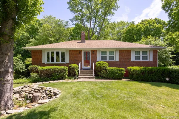 $550,000 | 89 Edgehill Drive, Wappingers Falls, NY 12590