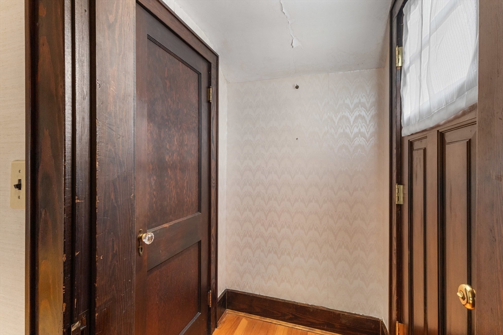 18 Windemere Road Worcester, MA 01602 - Photo 5 of 38 a view of front door