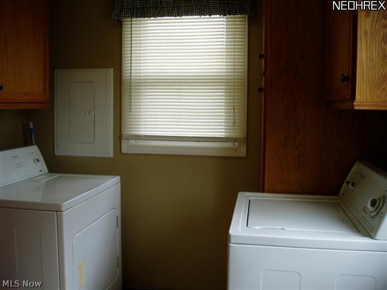 4753 Marigold Road Mentor, OH 44060 - Photo 14 of 19 Convenient utility area. No more trips to the Laundromat.