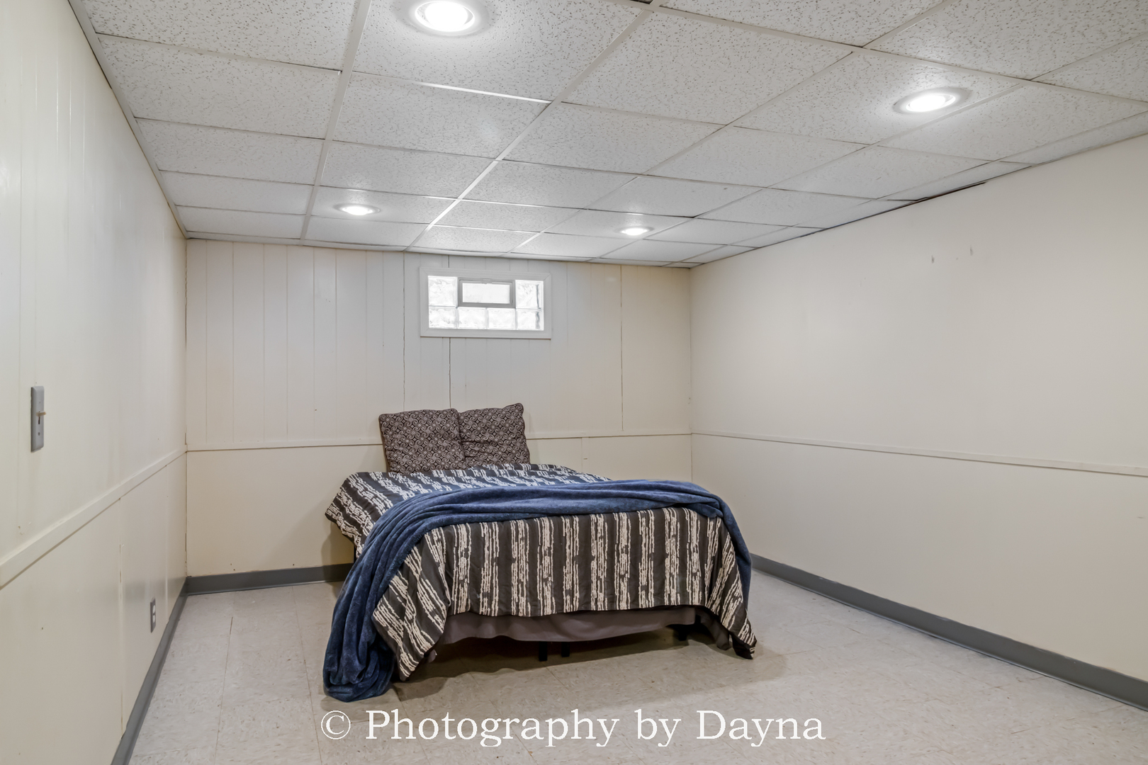 545 South Fraser Avenue Kankakee, IL 60901 - Photo 23 of 33 a bedroom with a bed and a table