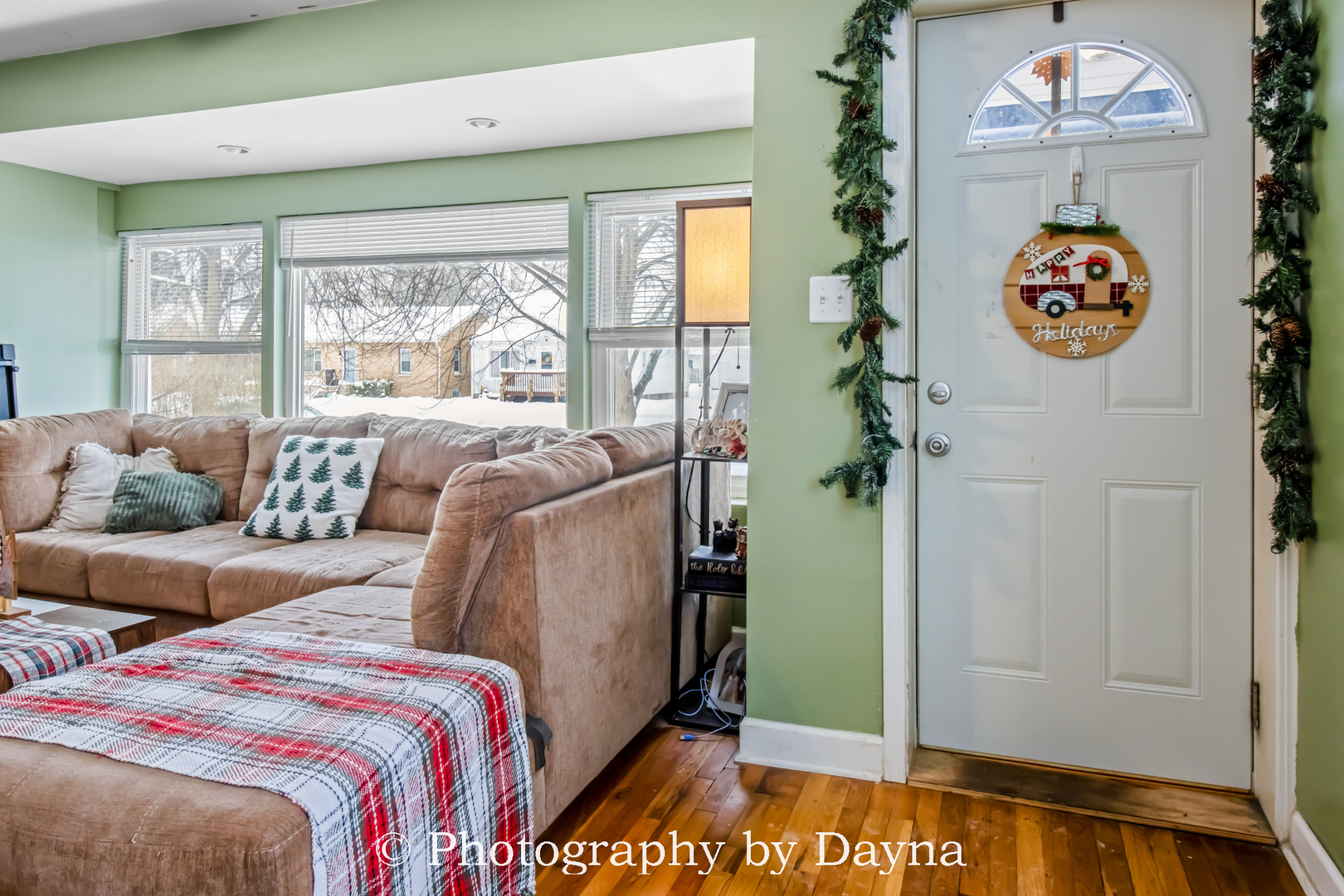 545 South Fraser Avenue Kankakee, IL 60901 - Photo 3 of 33 a bed room with two beds and a table