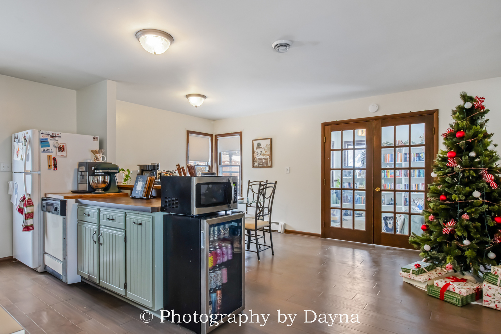 545 South Fraser Avenue Kankakee, IL 60901 - Photo 6 of 33 a view of a workspace with furniture and toys