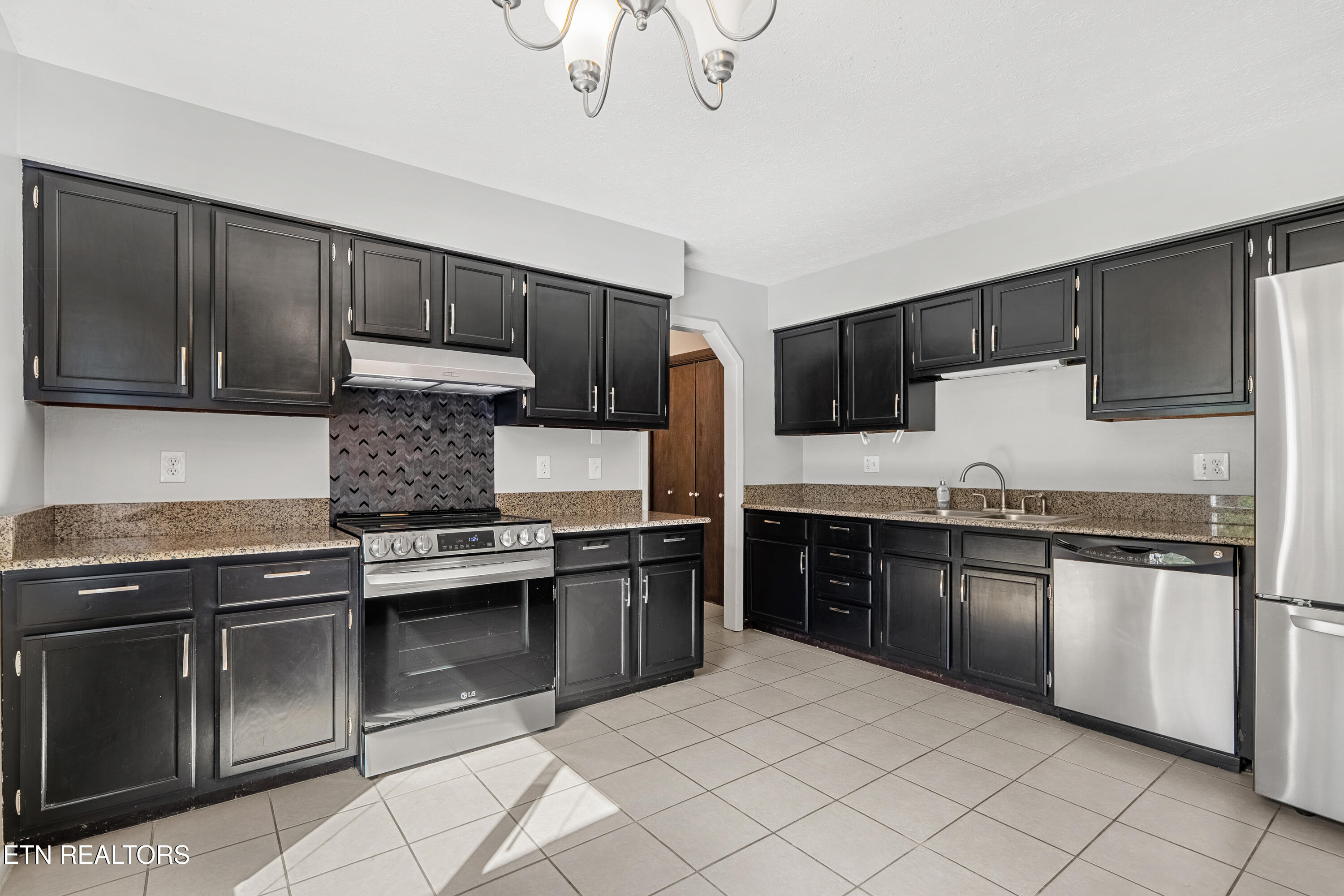 417 Oran Road Knoxville, TN 37934 - Photo 13 of 36 DSC06070-HDR