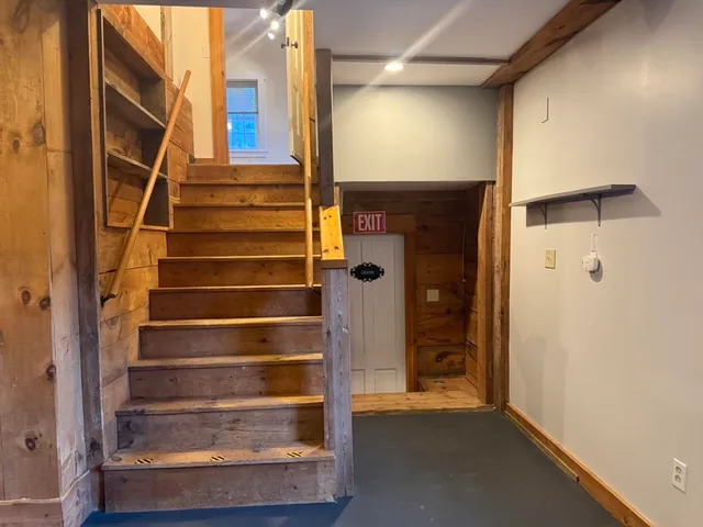 $2,000 | 9 Depot Road, Unit CARRIAGE HOUSE, Chichester, NH 03258