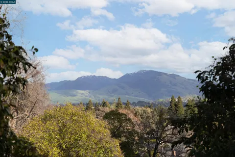 $1,365,000 | 2080 Essenay Avenue, Walnut Creek, CA 94597