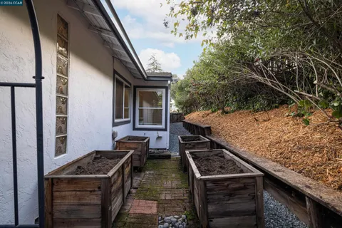 $1,365,000 | 2080 Essenay Avenue, Walnut Creek, CA 94597