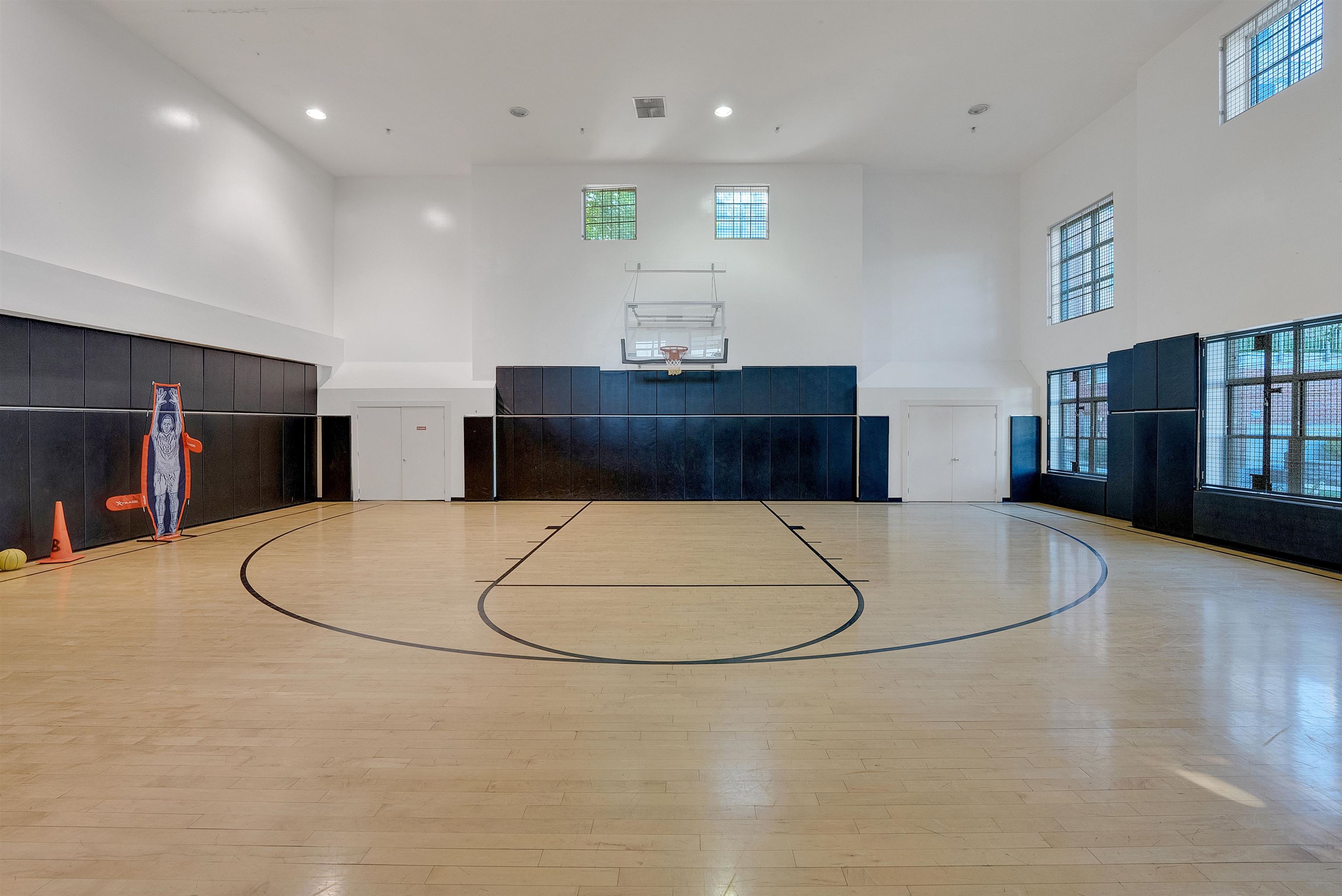 26 Ave At Port Imperial, Unit 440X West New York, NJ 07093 - Photo 25 of 36 a room with a white table and a chair
