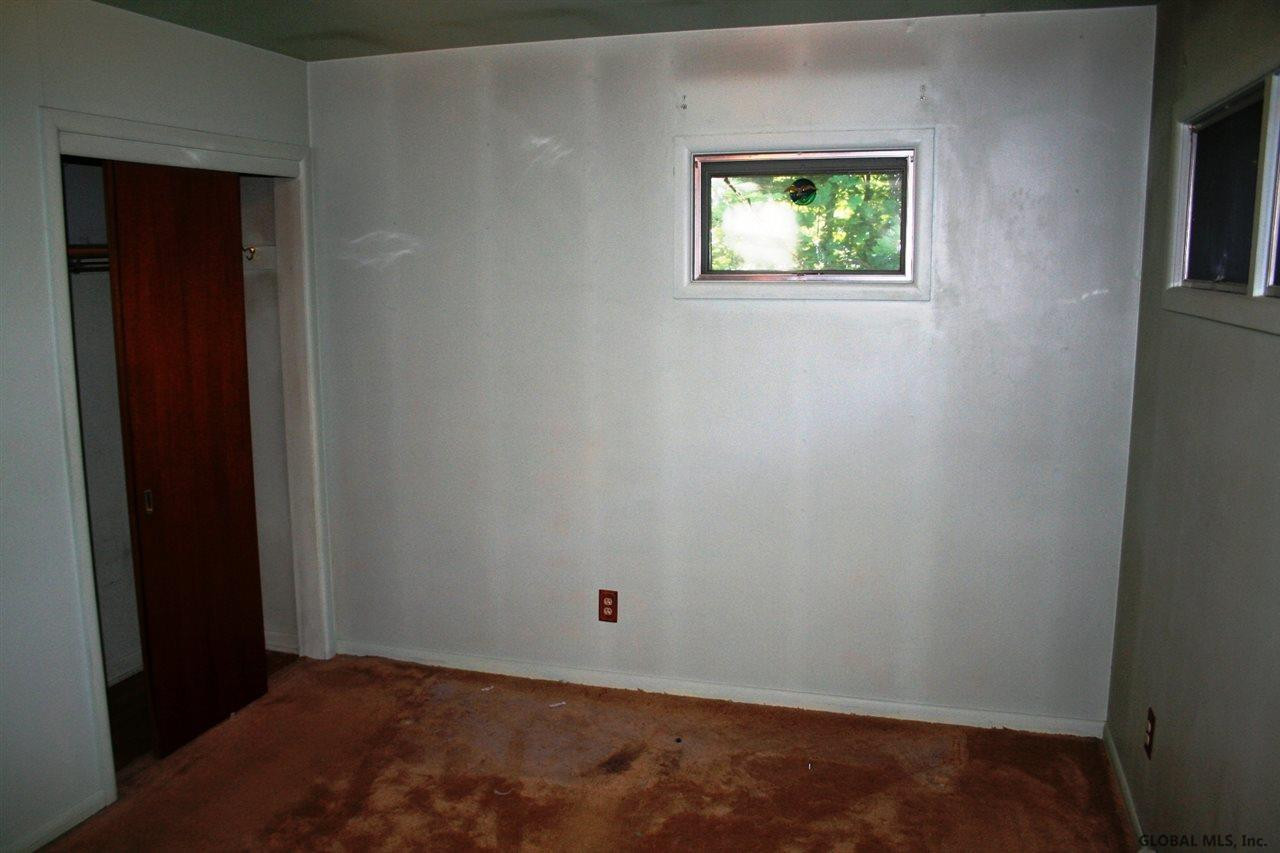 24 Friar Tuck Road Albany, NY 12203 - Photo 8 of 19 Photo 8