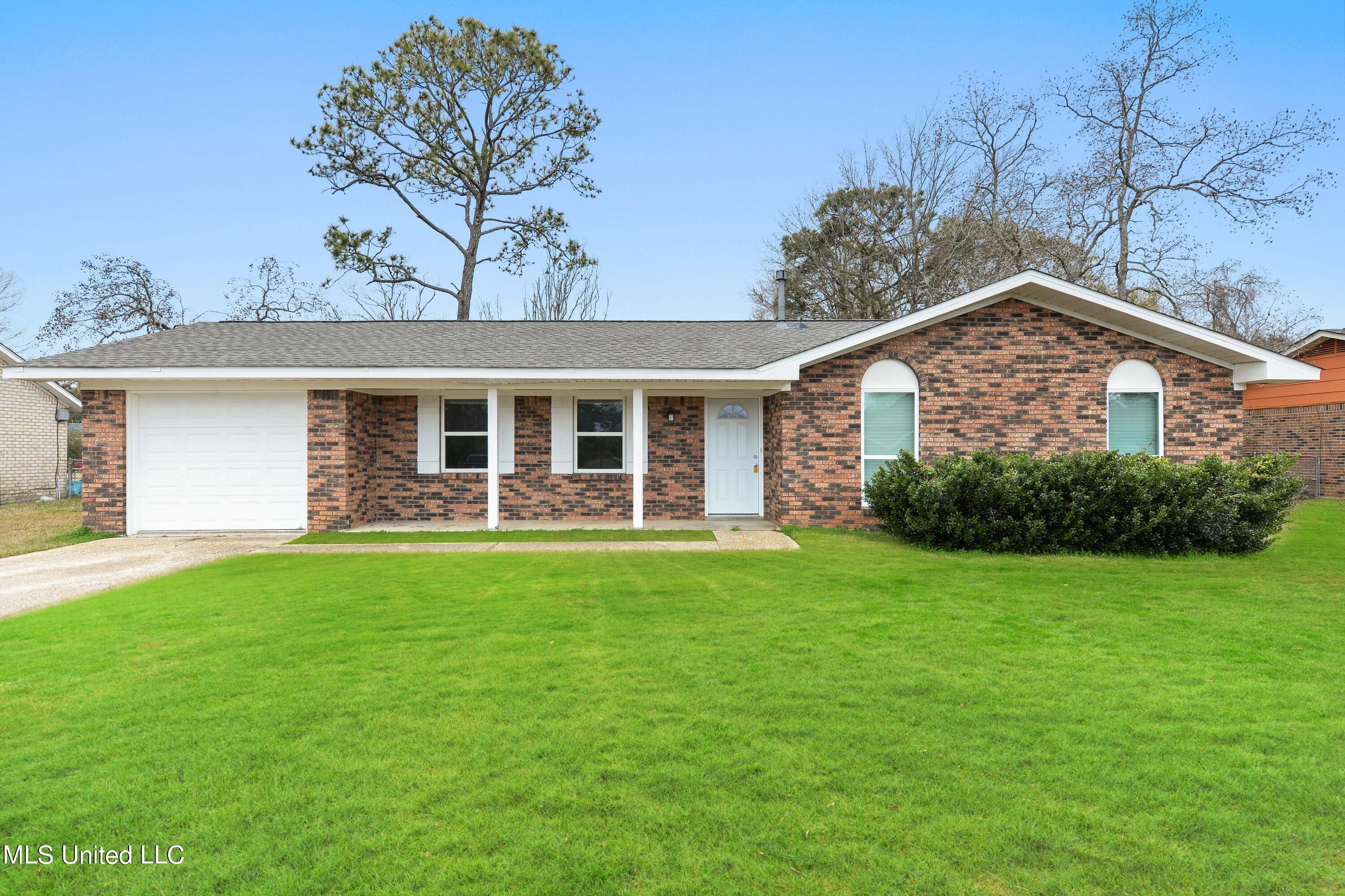 811 Latimer Road Gulfport, MS 39503 - Photo 1 of 19 Front