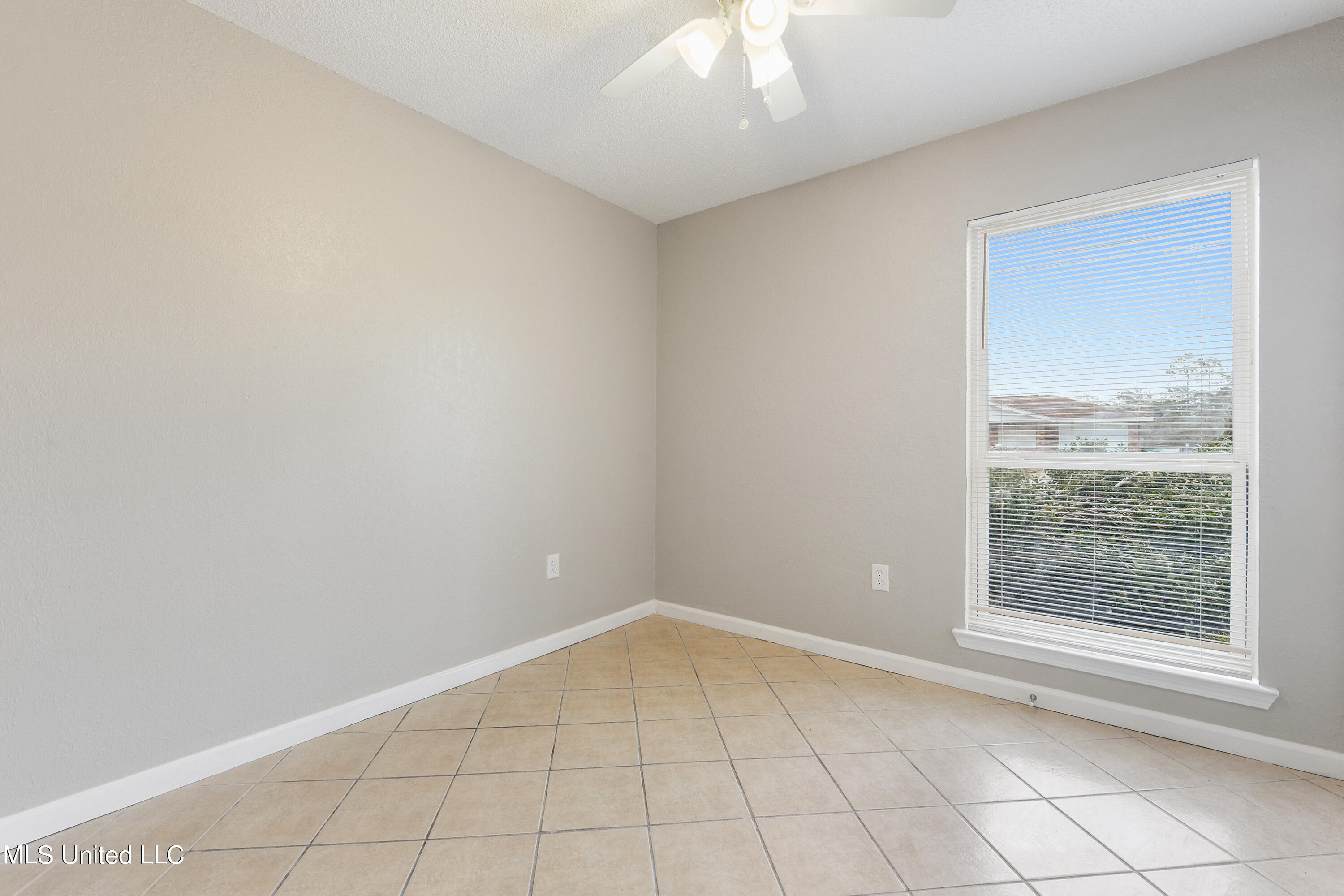 811 Latimer Road Gulfport, MS 39503 - Photo 14 of 19 Bedroom