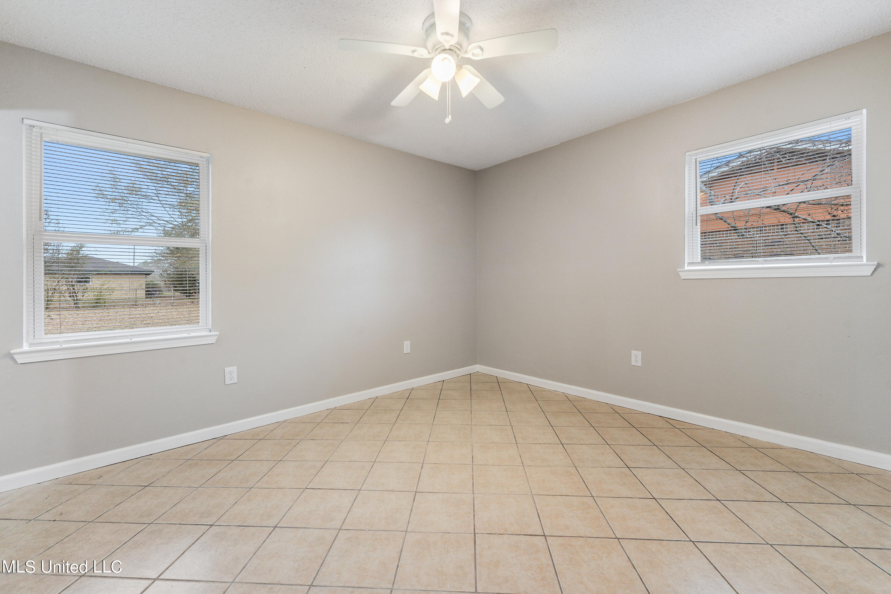811 Latimer Road Gulfport, MS 39503 - Photo 9 of 19 Master Bedroom