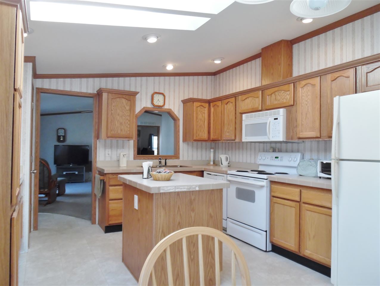 13 Lilac Drive Rochester, NH 03867 - Photo 8 of 32